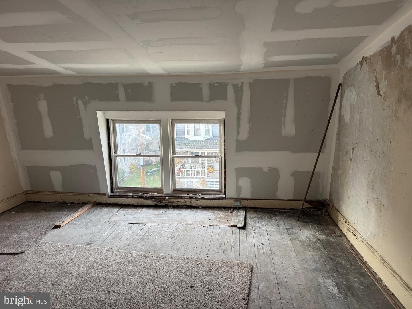 52 Hillside Avenue photo 36