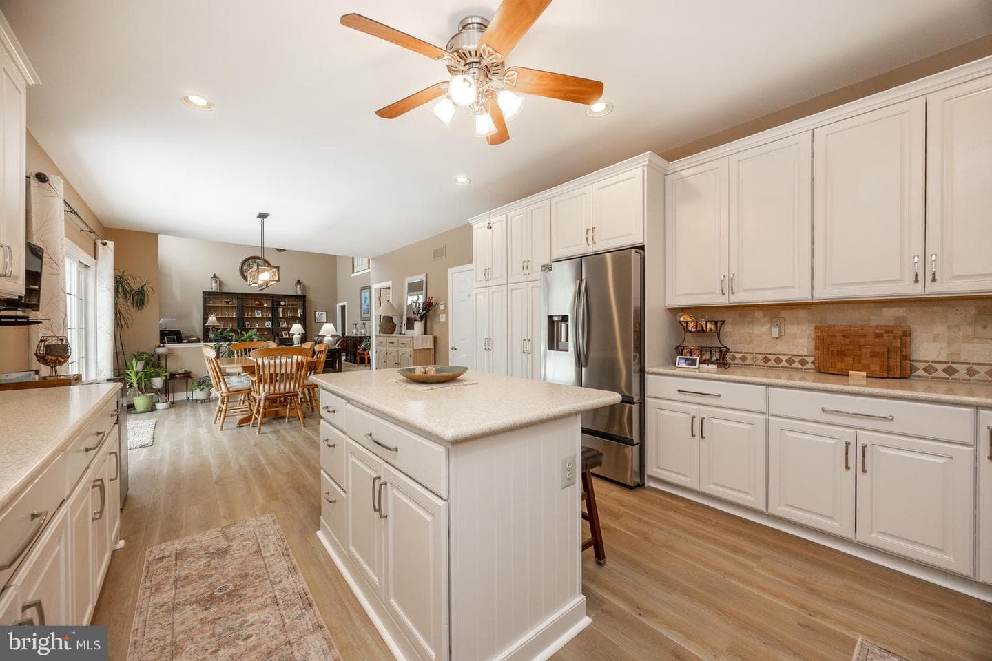 812 E Kennedy Road photo 10