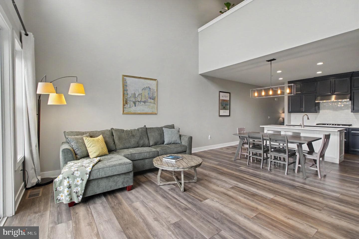667 Levering Street photo 13