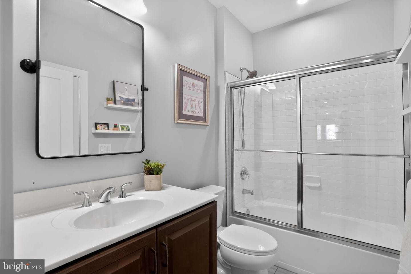 667 Levering Street photo 30