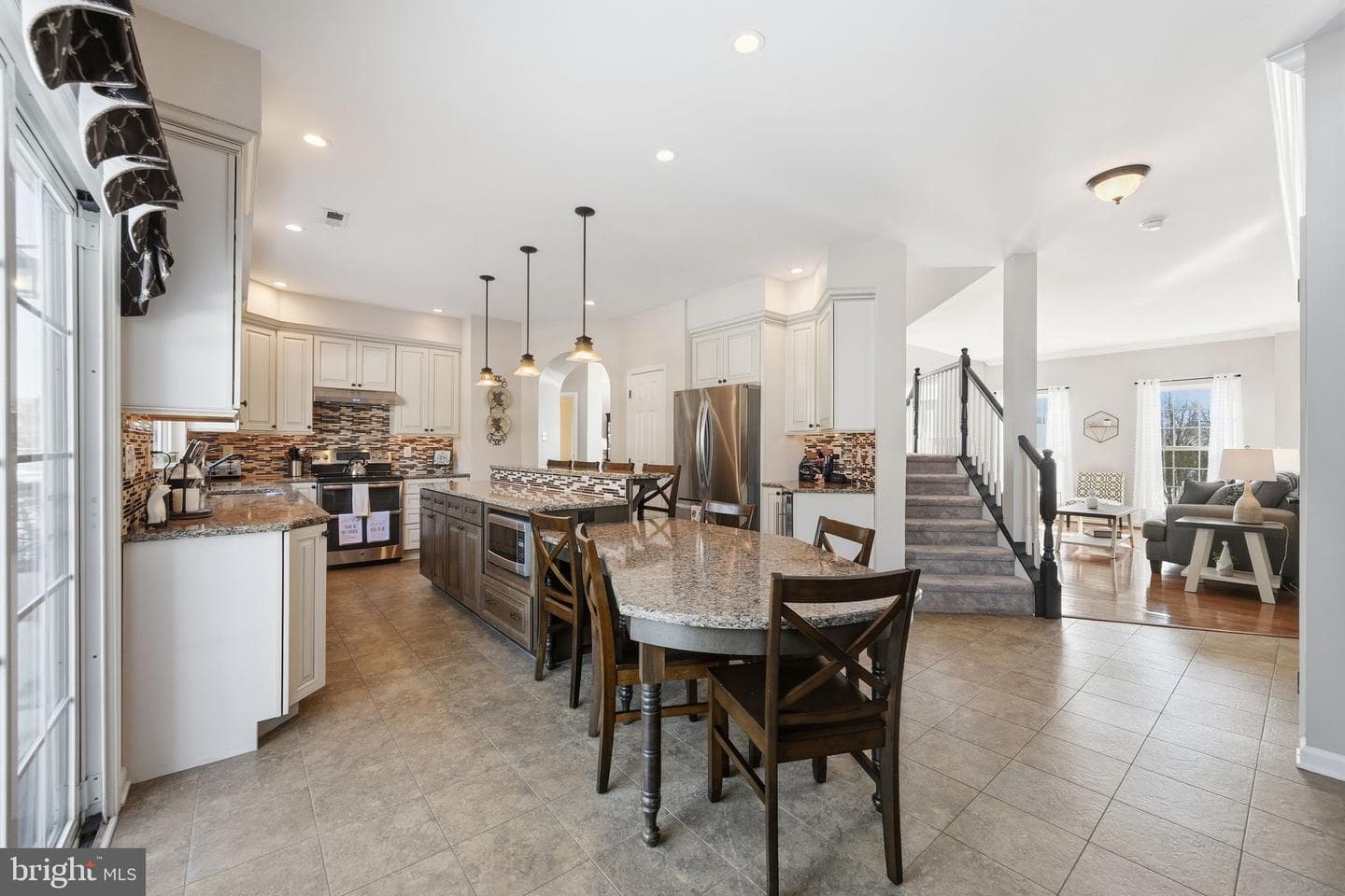 727 Sourwood Lane photo 9