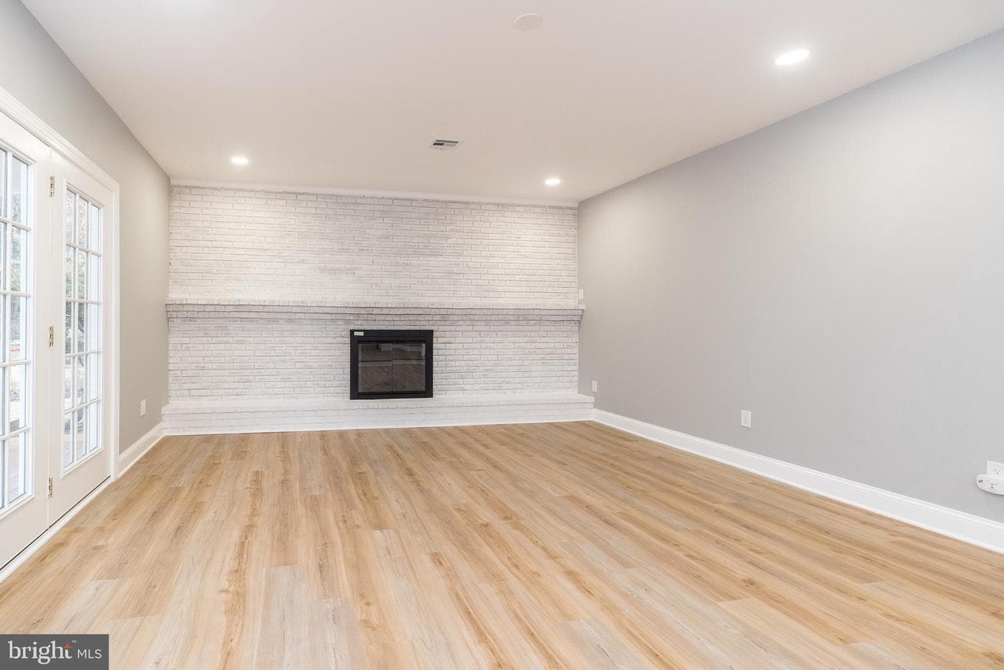 61 S Park Avenue photo 23