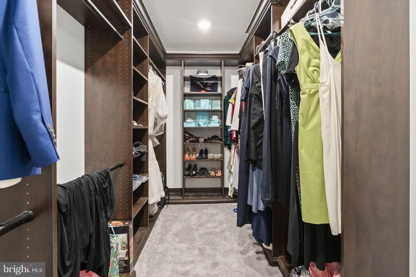 220 Richard Way photo 36