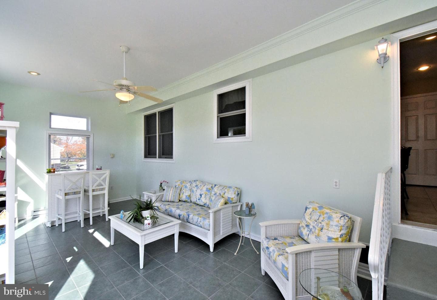 381 Courtland Avenue photo 17