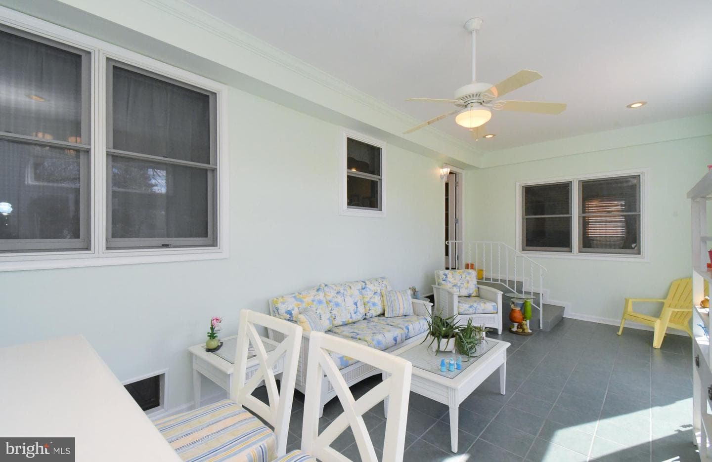 381 Courtland Avenue photo 18