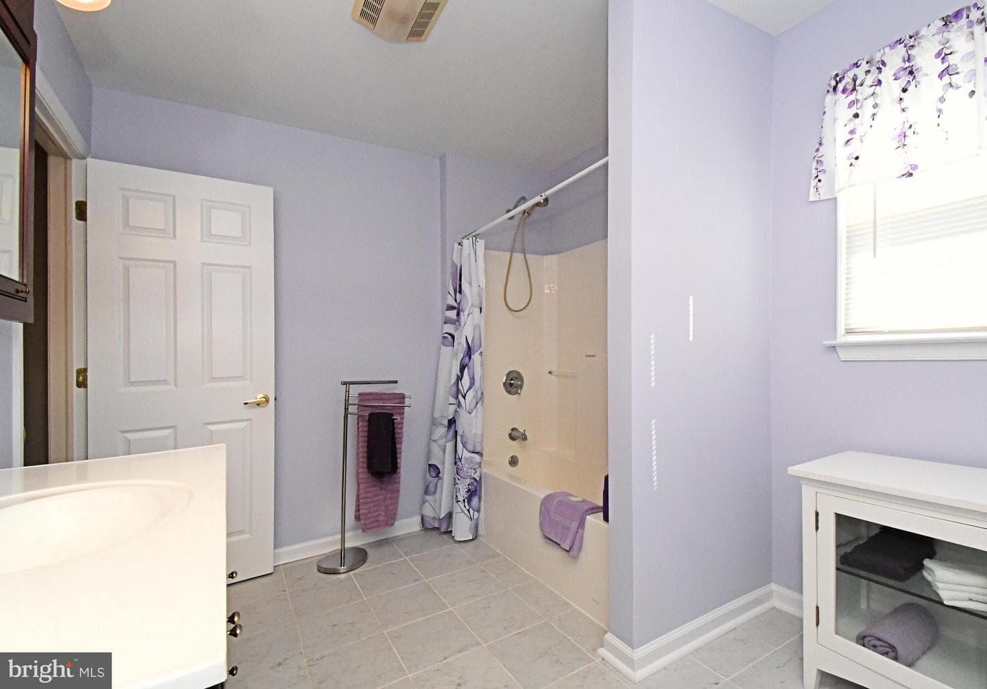 381 Courtland Avenue photo 31