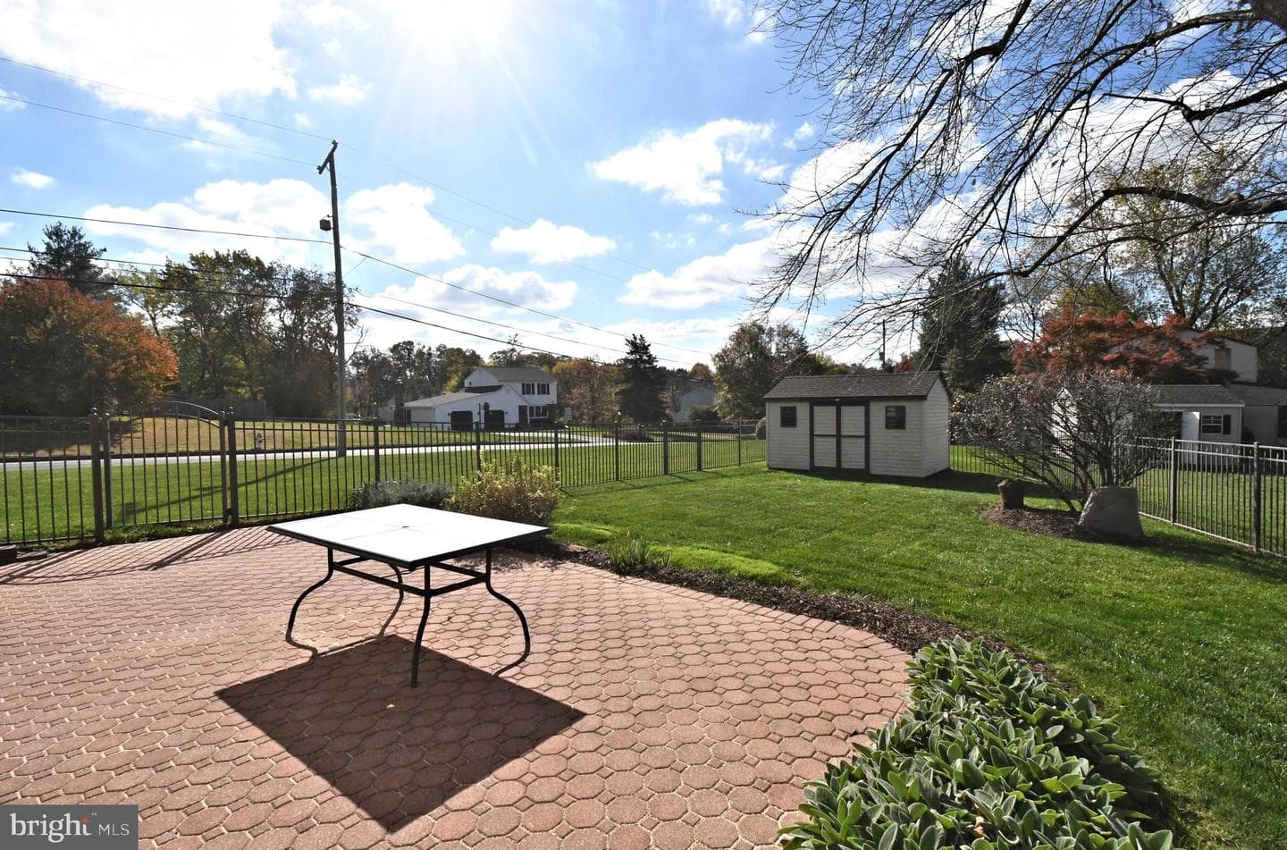 381 Courtland Avenue photo 38