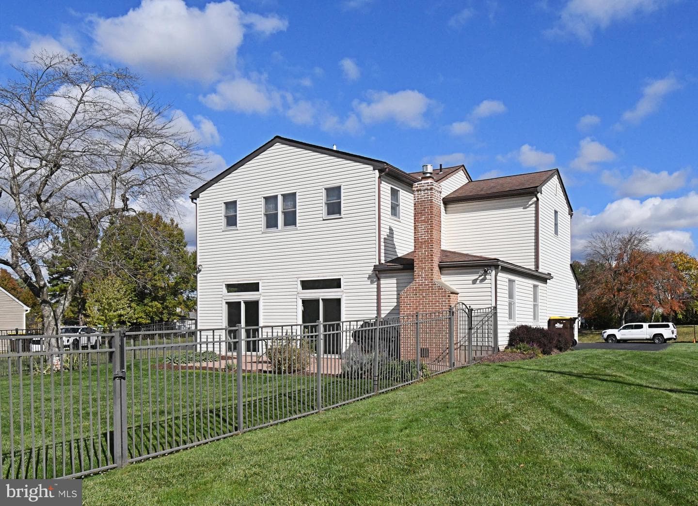 381 Courtland Avenue photo 42