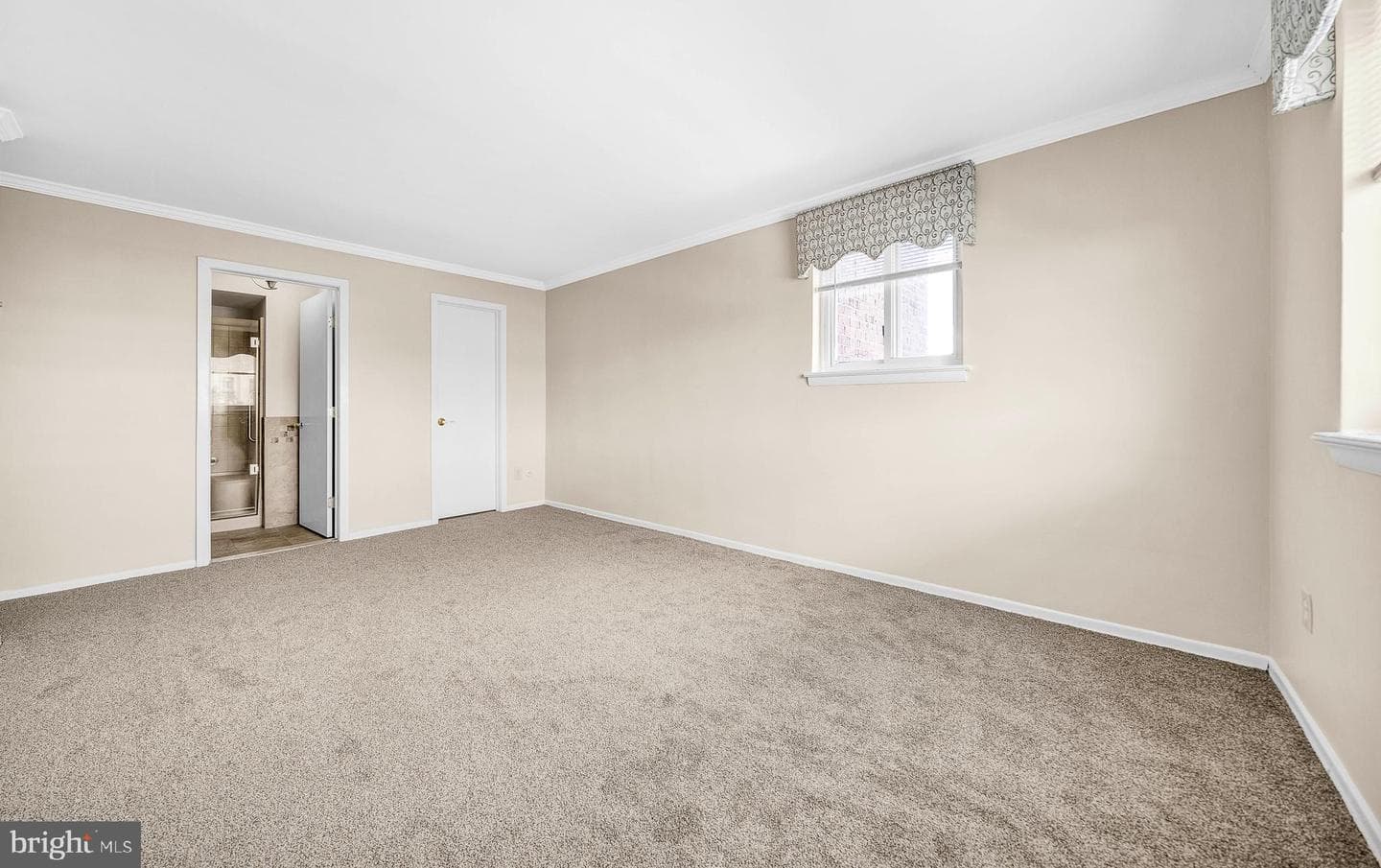 1570 The Fairway #411 E photo 32