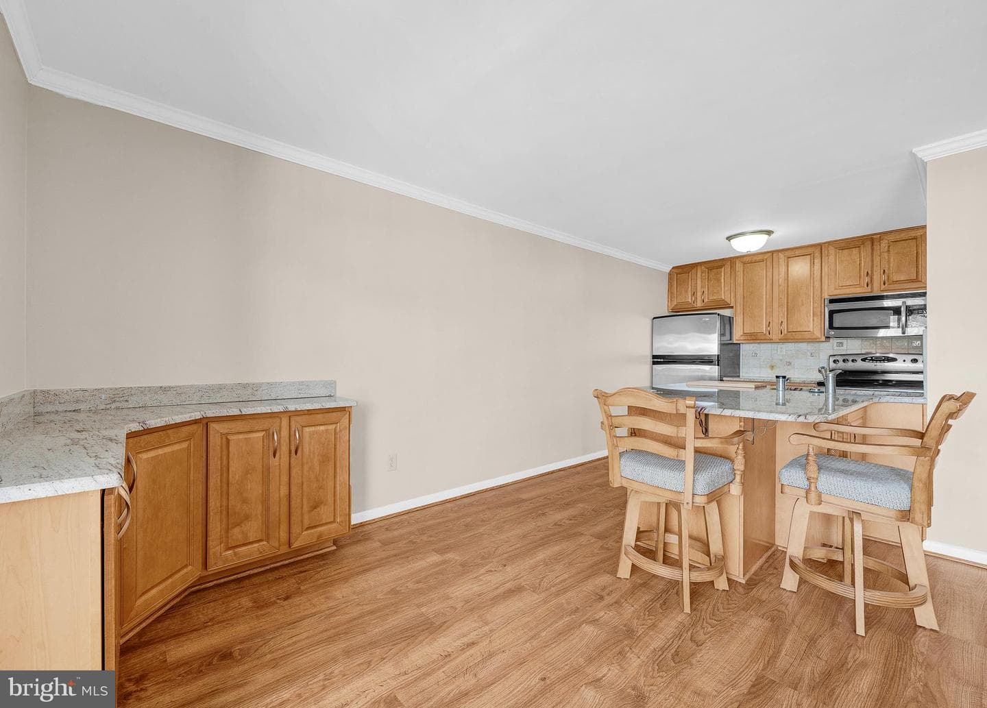 1570 The Fairway #411 E photo 8