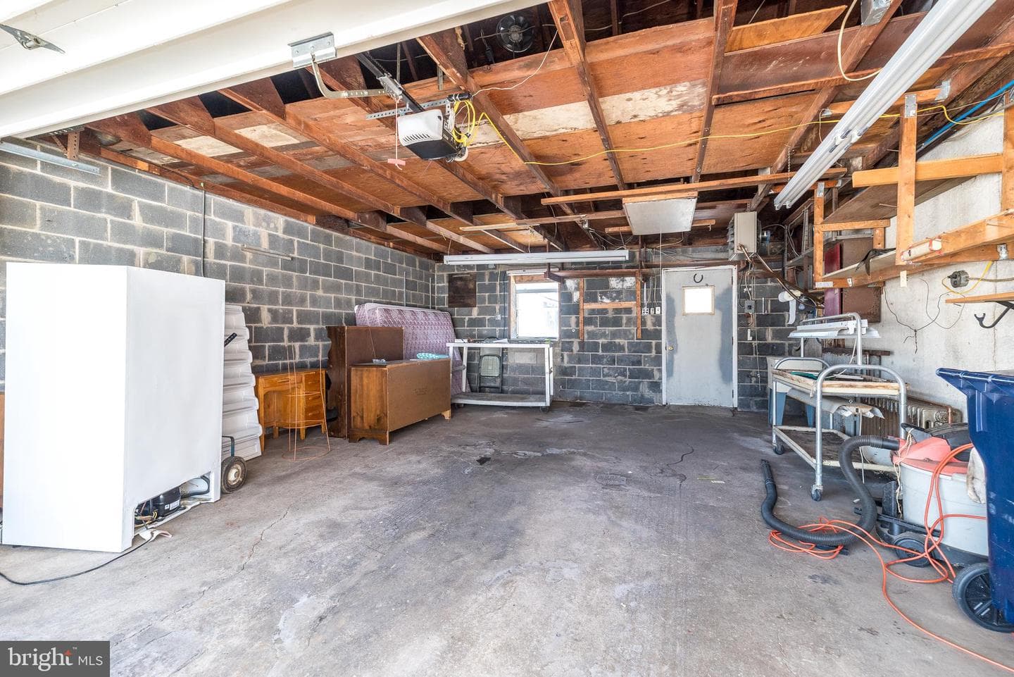 908 G Avenue photo 36