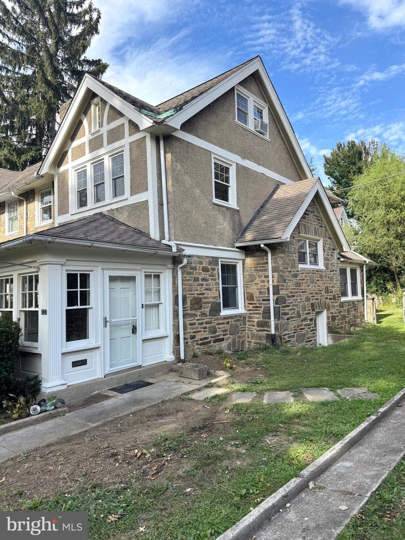 723 Kenmare Road photo 1