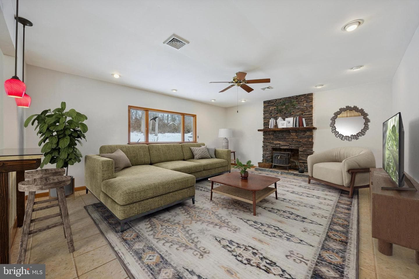 105 Susans Lane photo 10