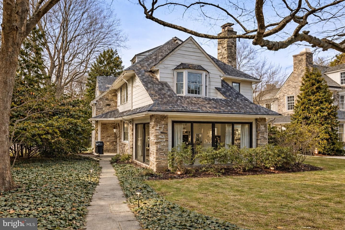 13 E Newfield Way