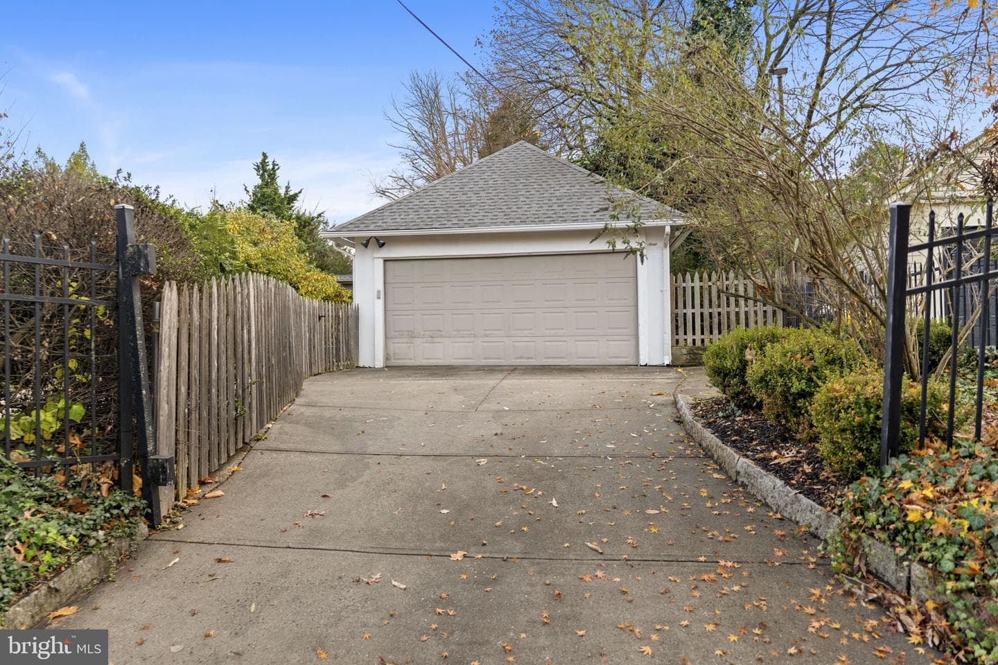 13 E Newfield Way photo 77