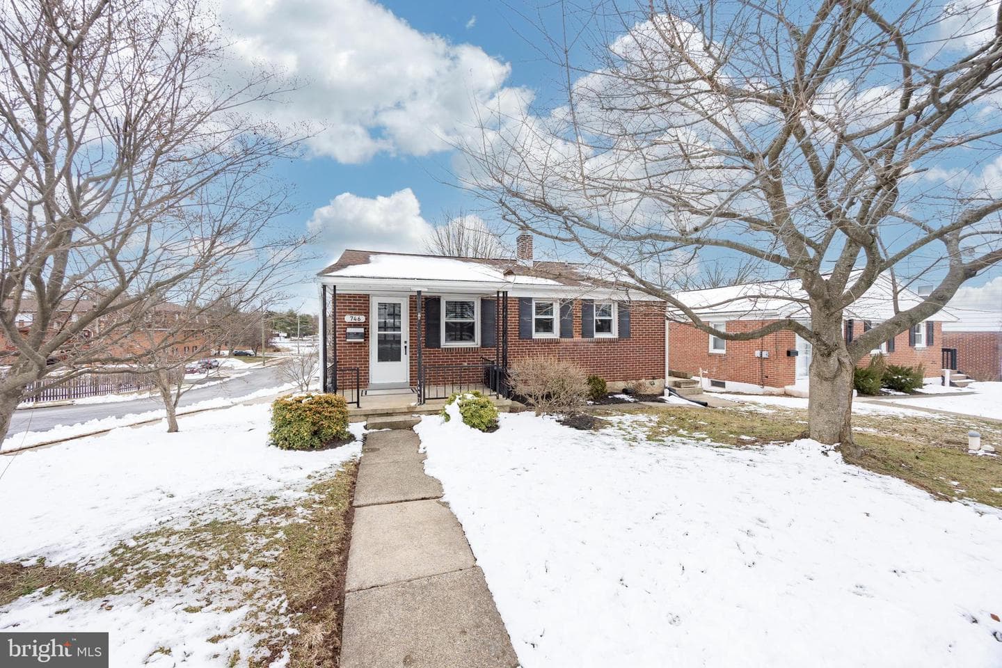 746 N Hanover Street photo 1