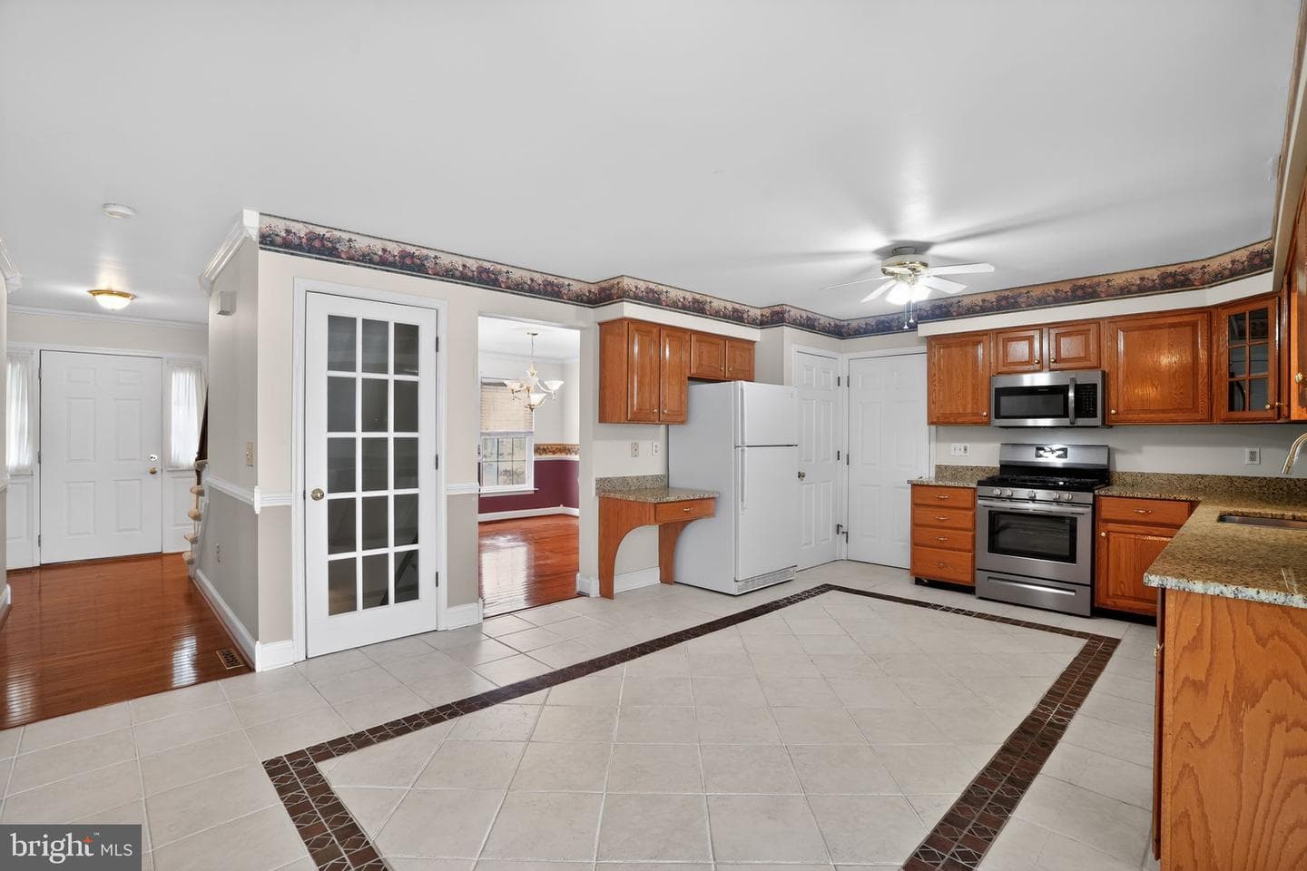 329 Morgan Way photo 7