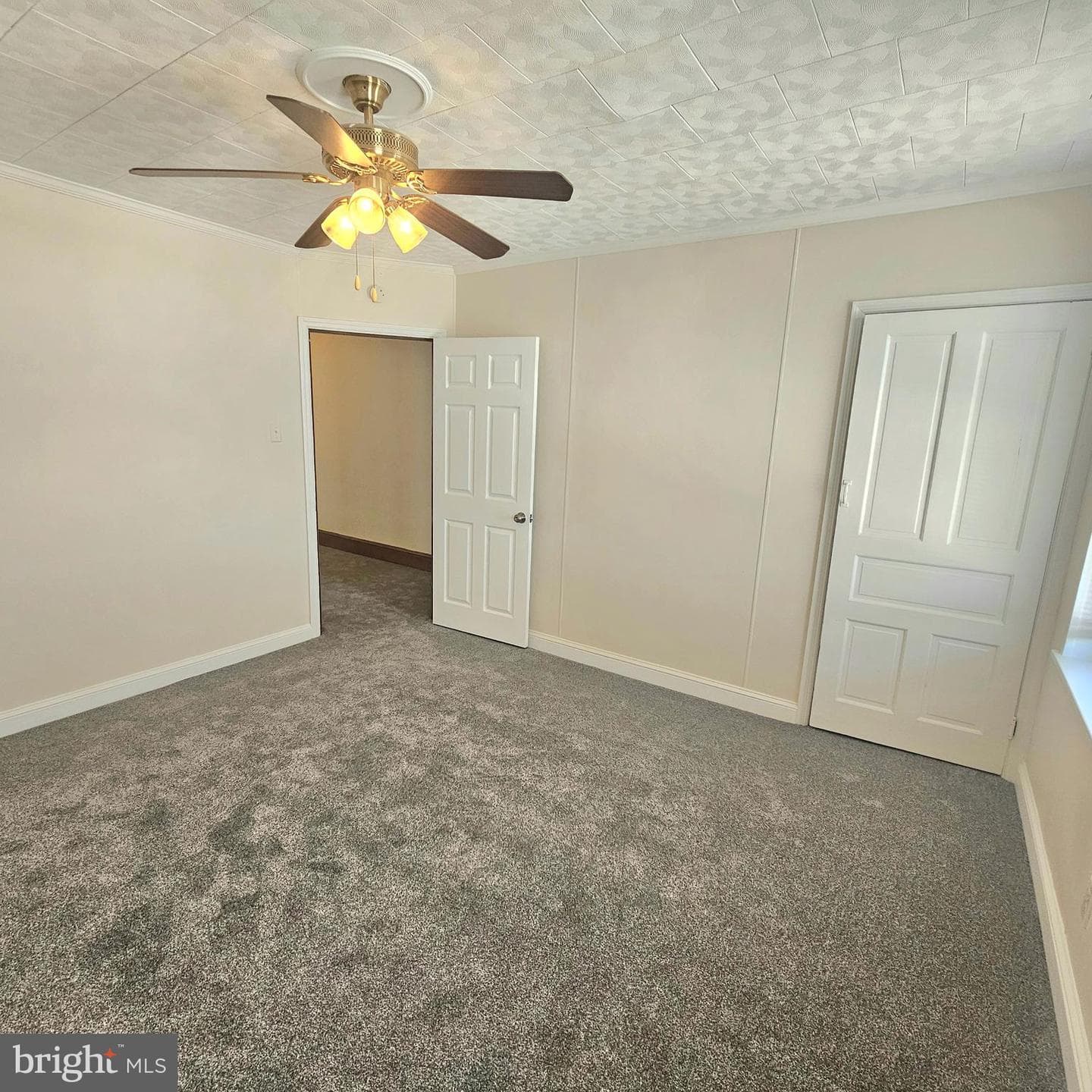 115 W 4th Street photo 33