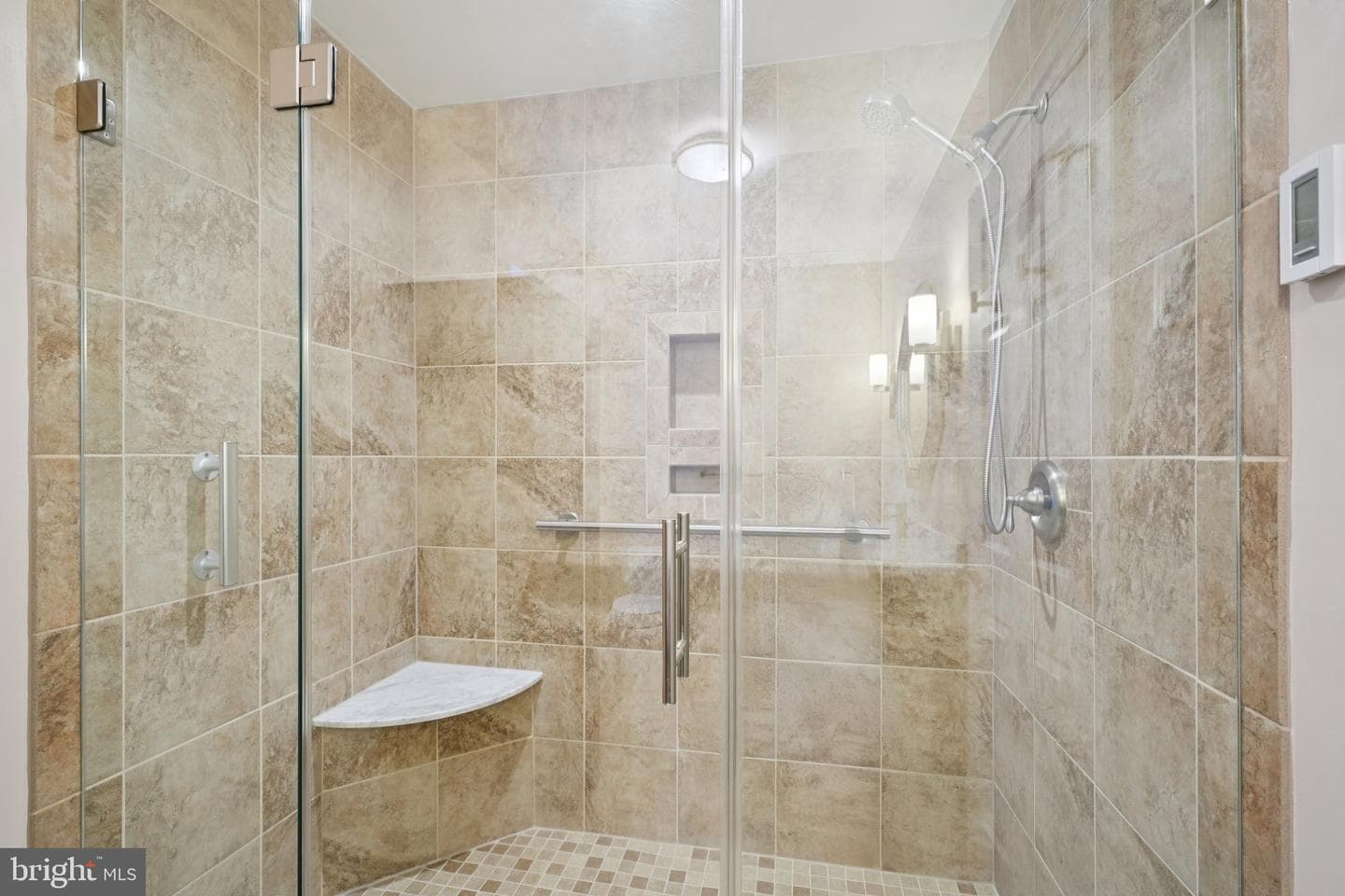 411 Lodges Lane photo 33