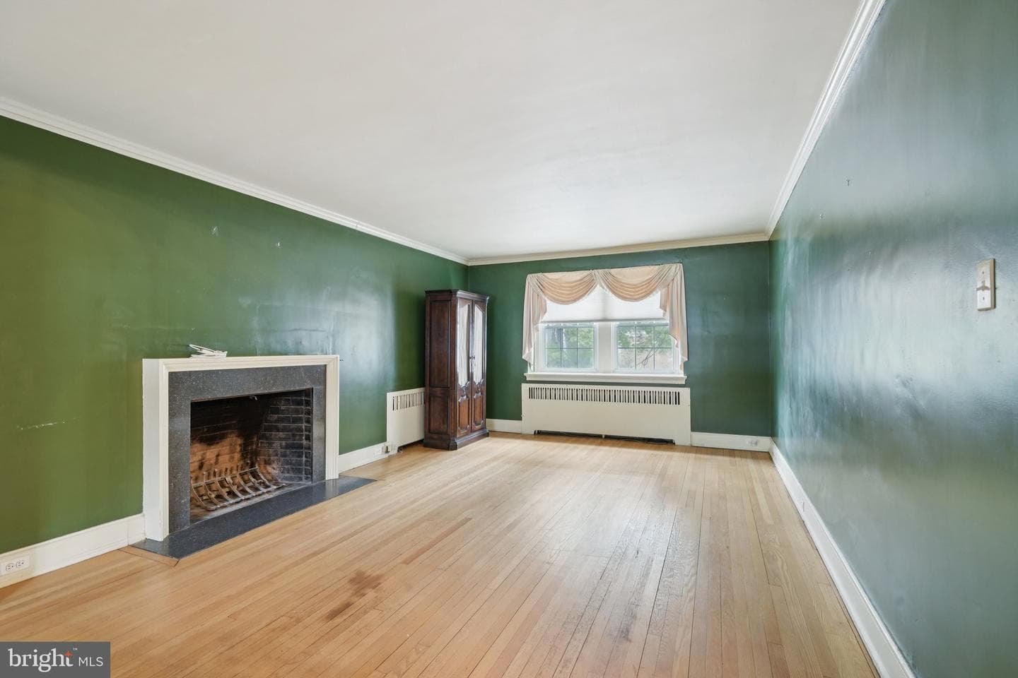 411 Lodges Lane photo 8