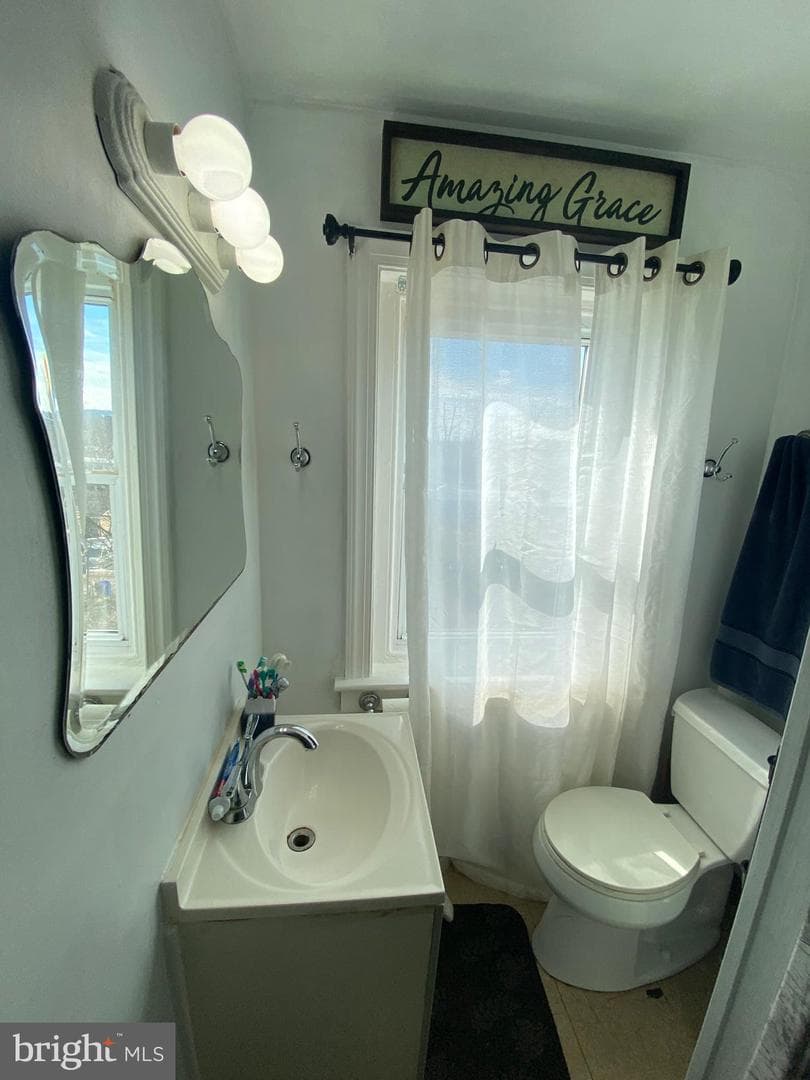 556 Beech Street photo 23