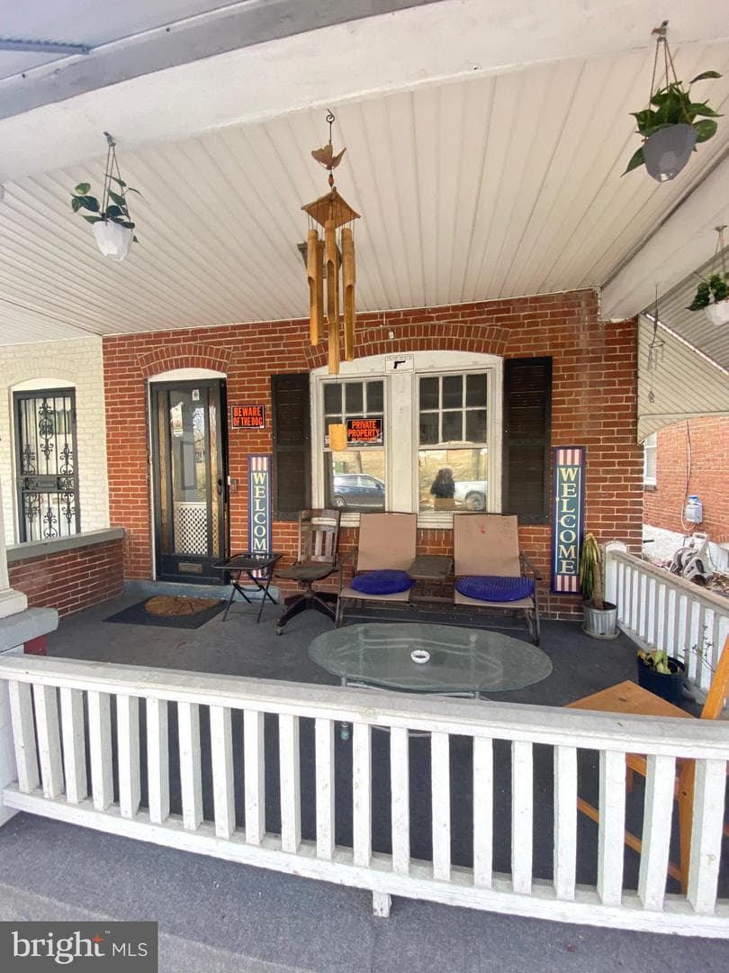 556 Beech Street photo 3