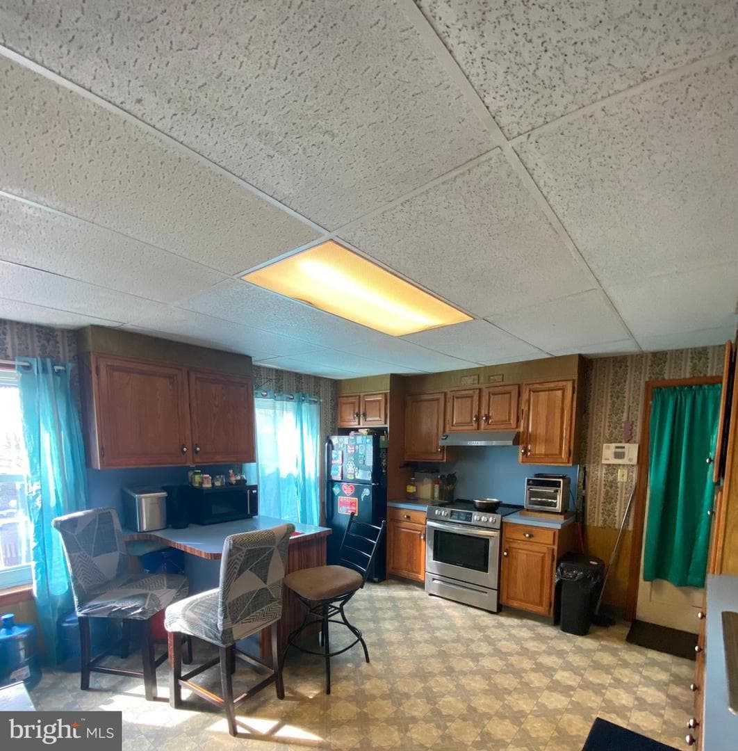 556 Beech Street photo 9