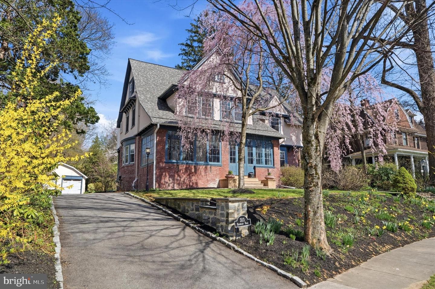 313 Berkeley Rd photo 2