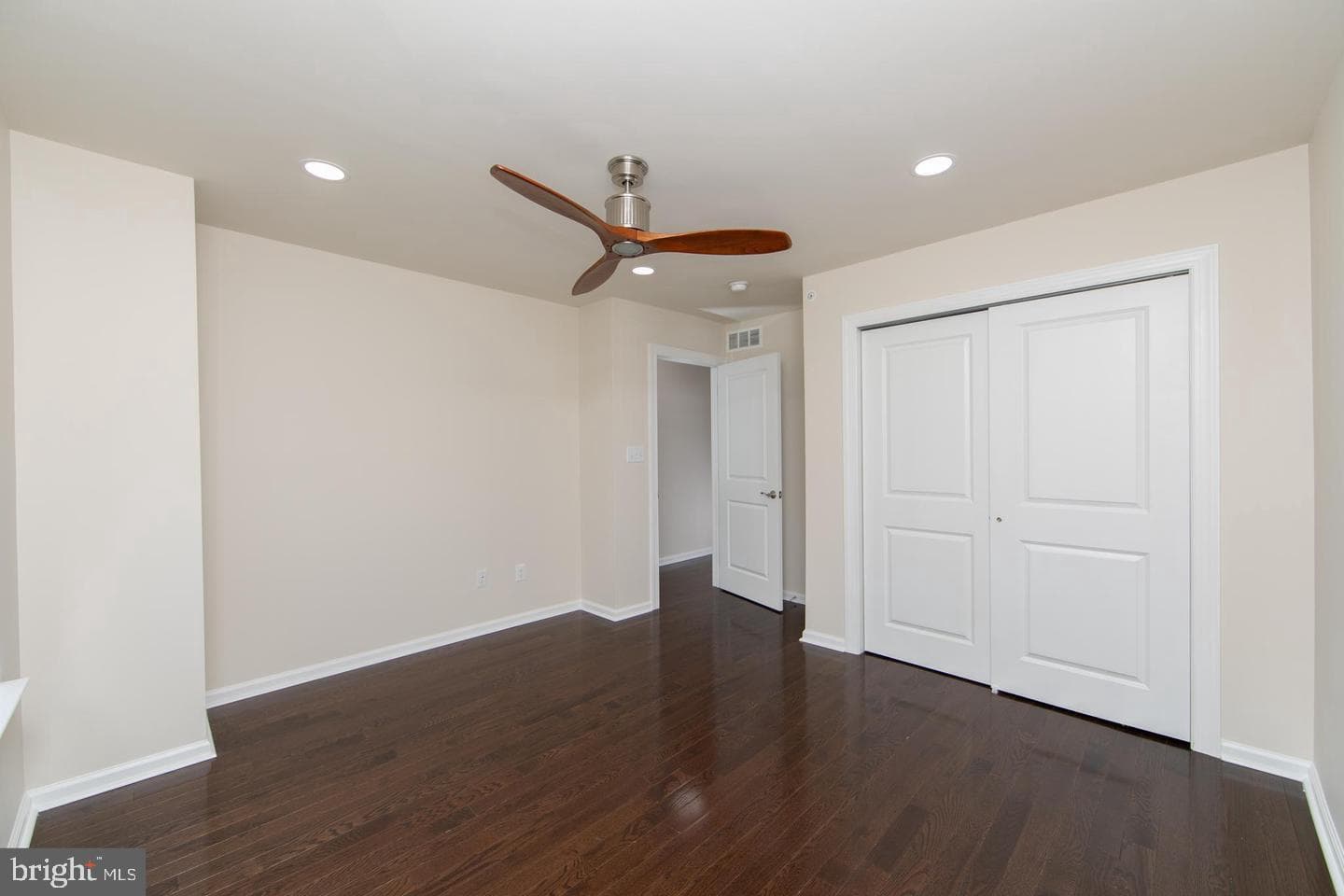 53 S Merion Avenue photo 17