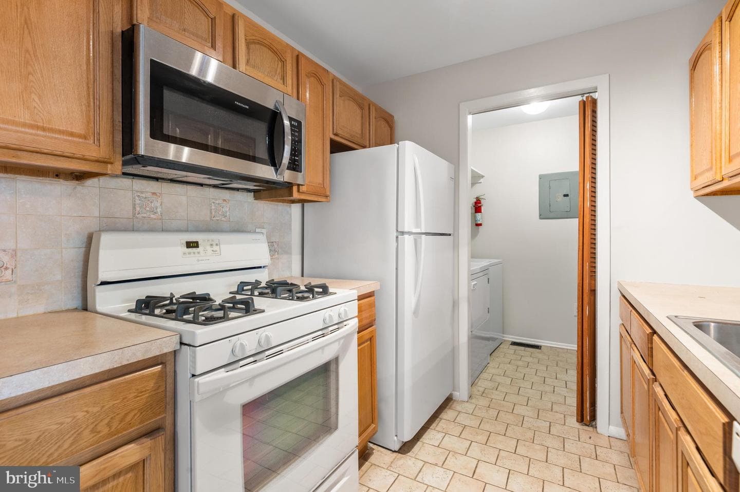 1401 Morris Court photo 8