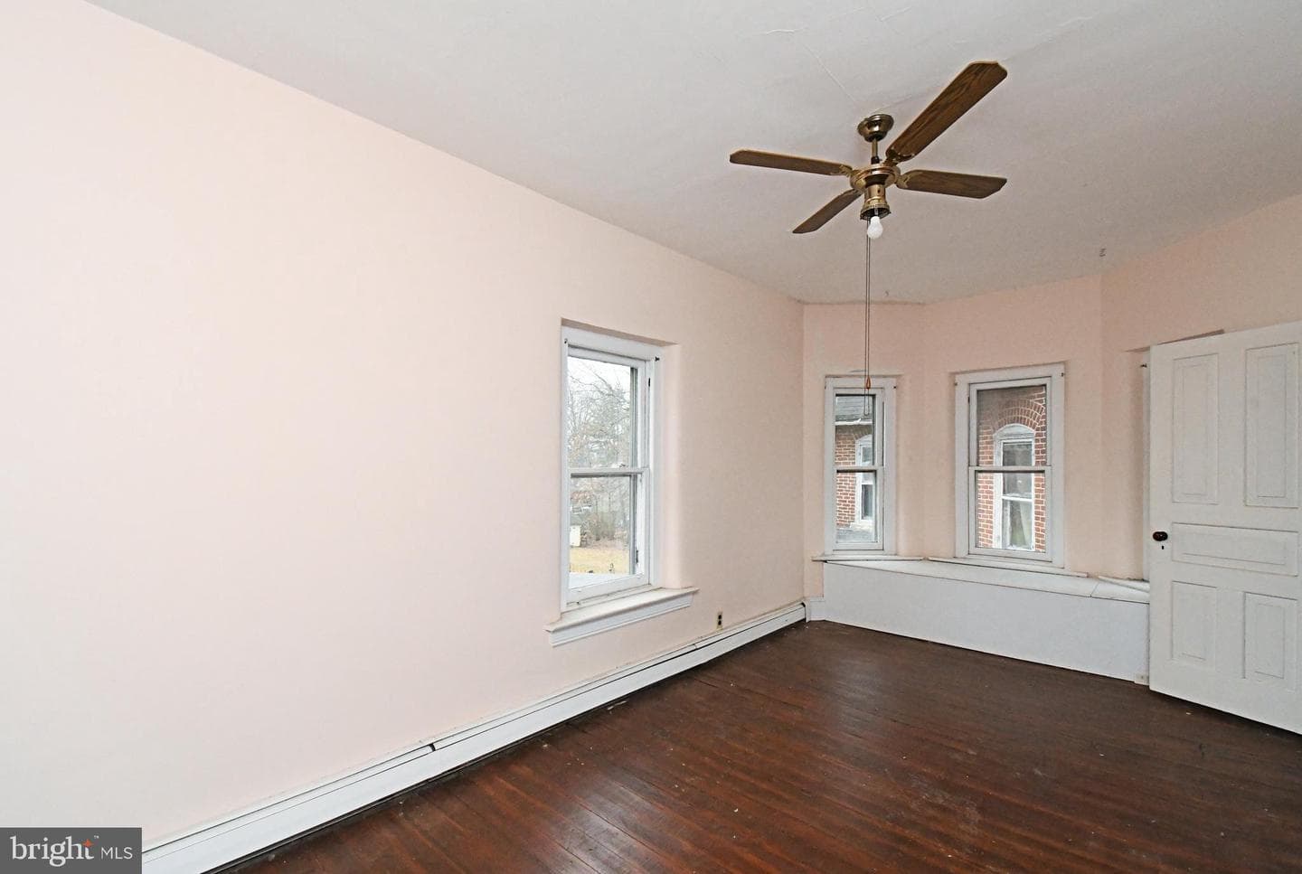 54 W Chestnut Street photo 30