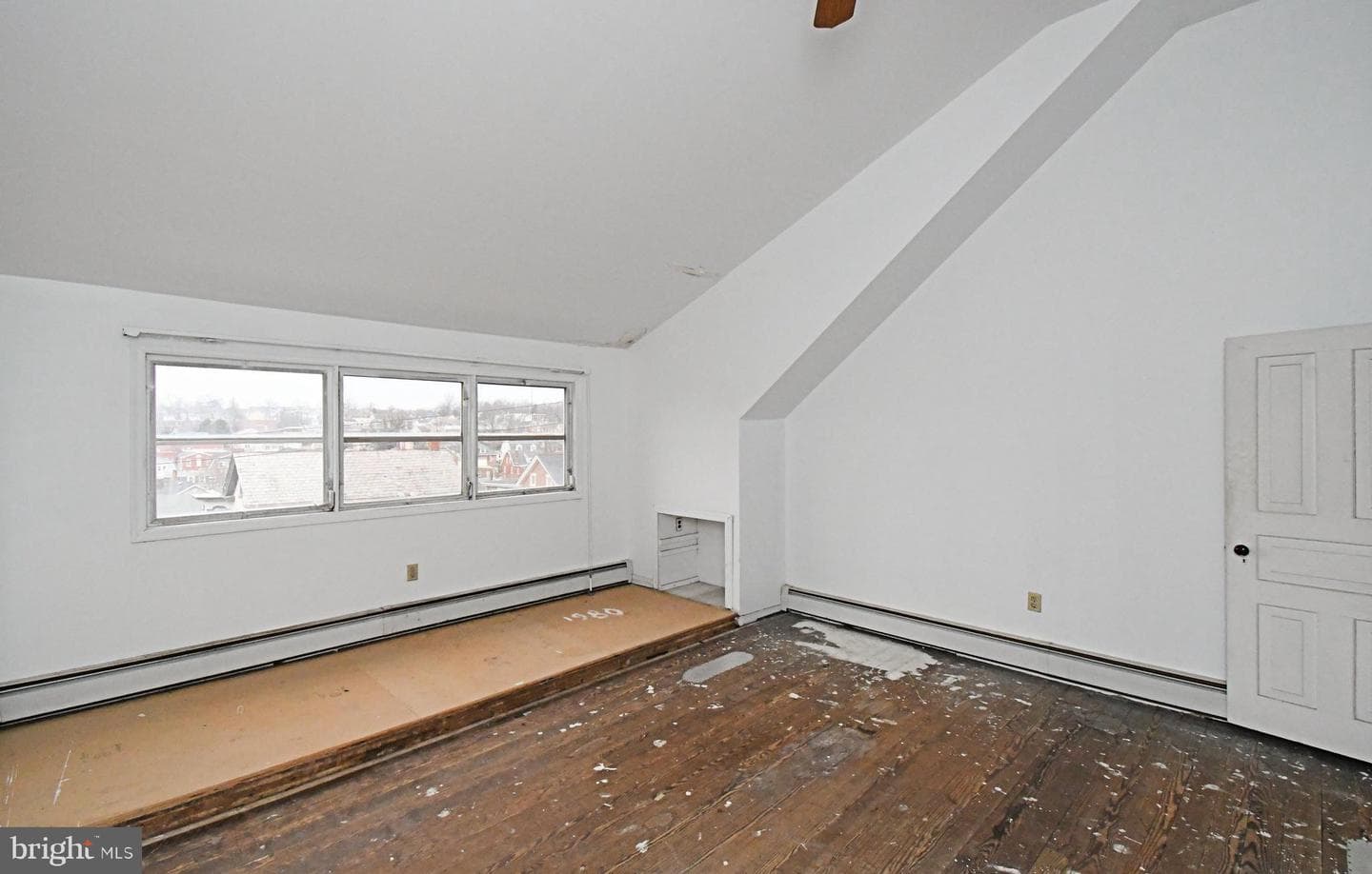 54 W Chestnut Street photo 34
