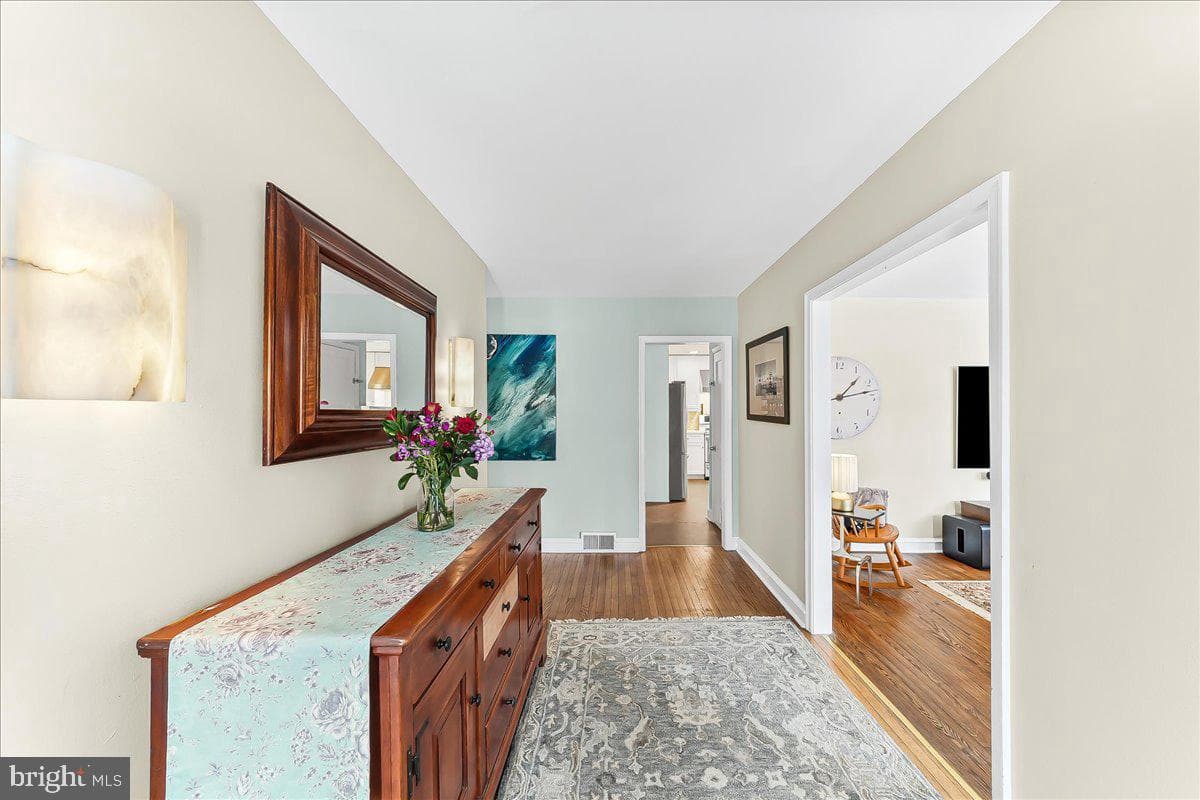 513 Waln Road photo 5