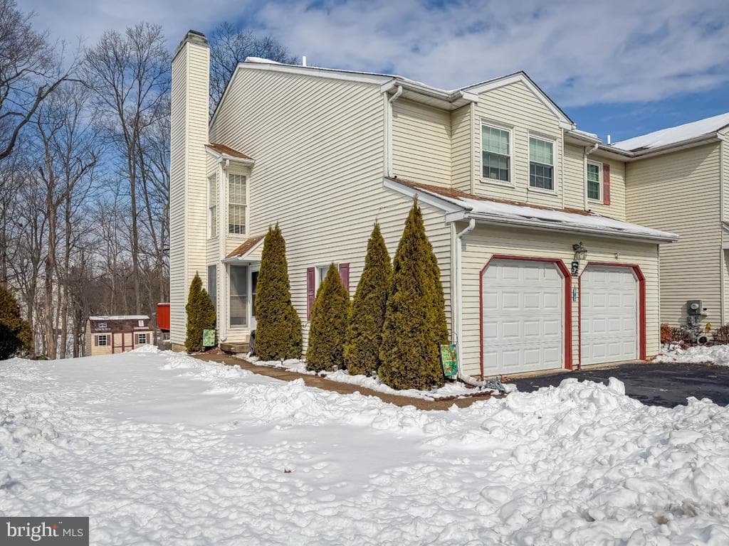 217 Jonathan Drive photo 2