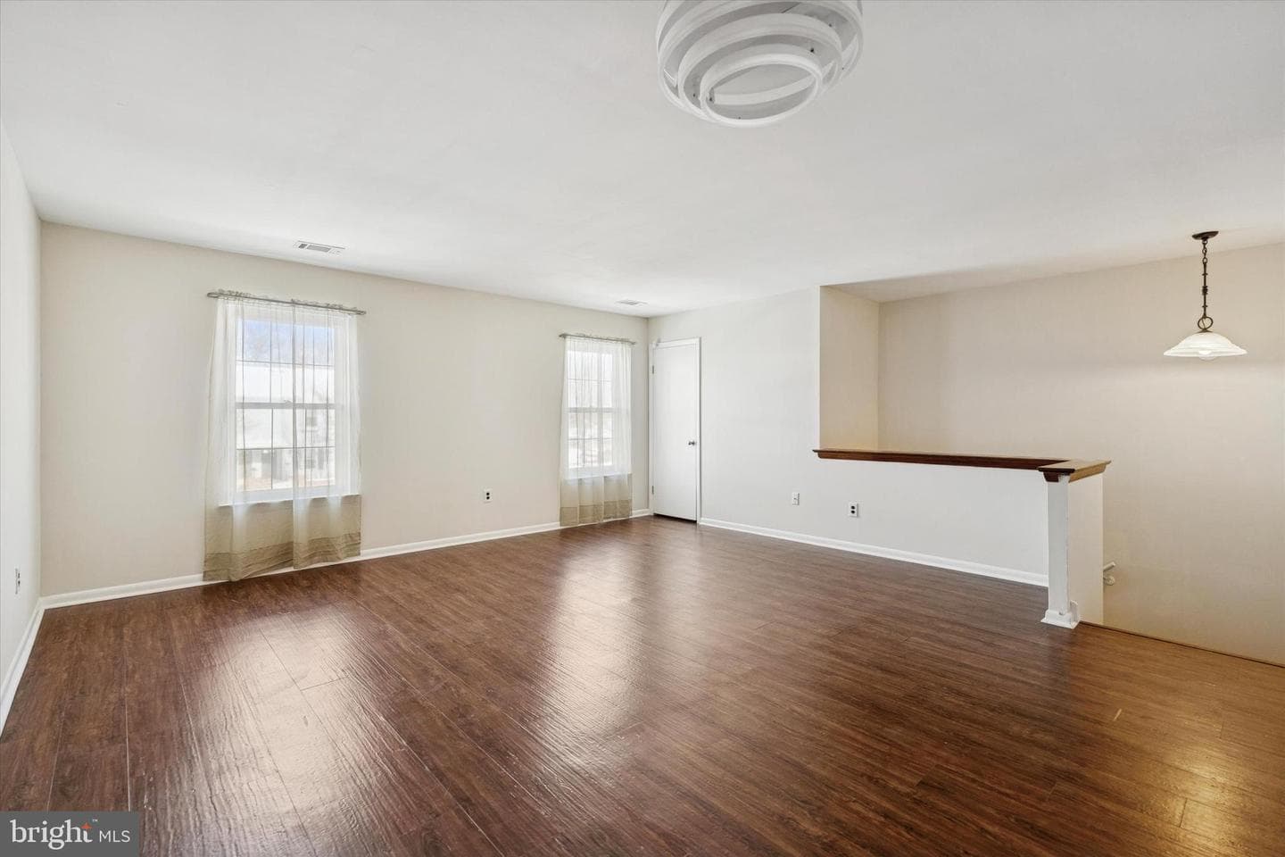 1219 Crosshill Court photo 4