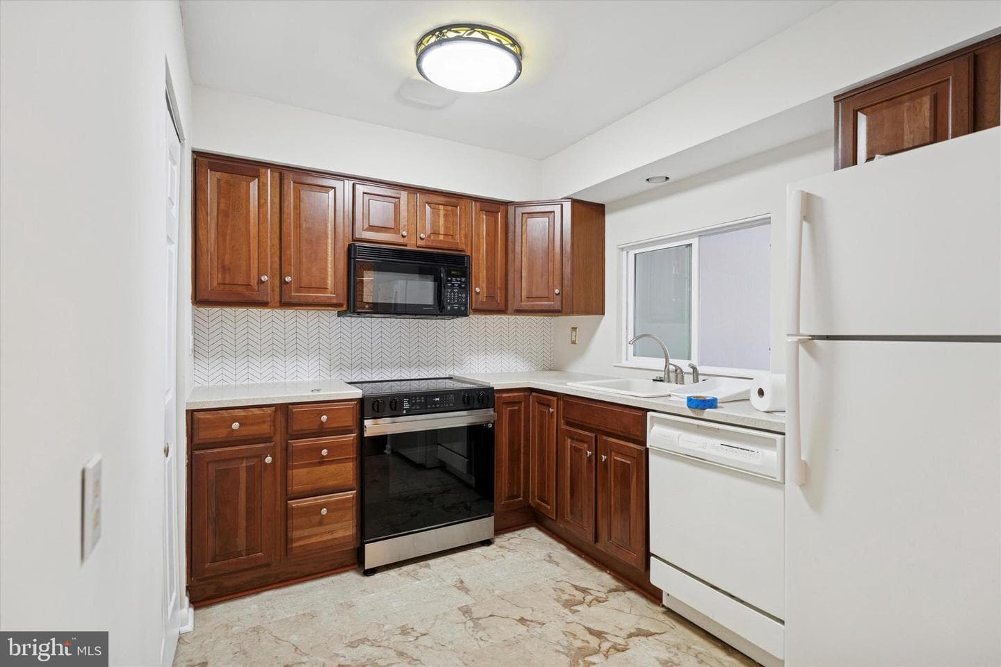 1219 Crosshill Court photo 6