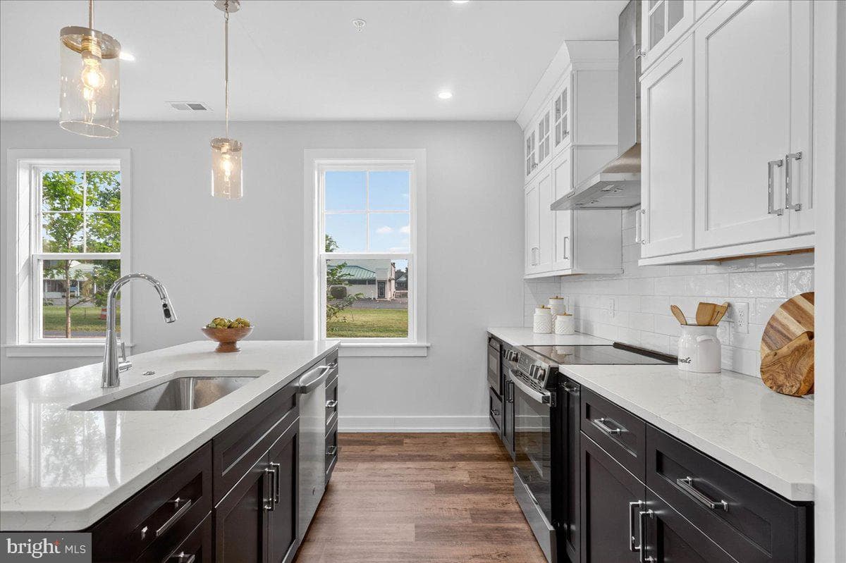 411 Isabelle Court #101 photo 14