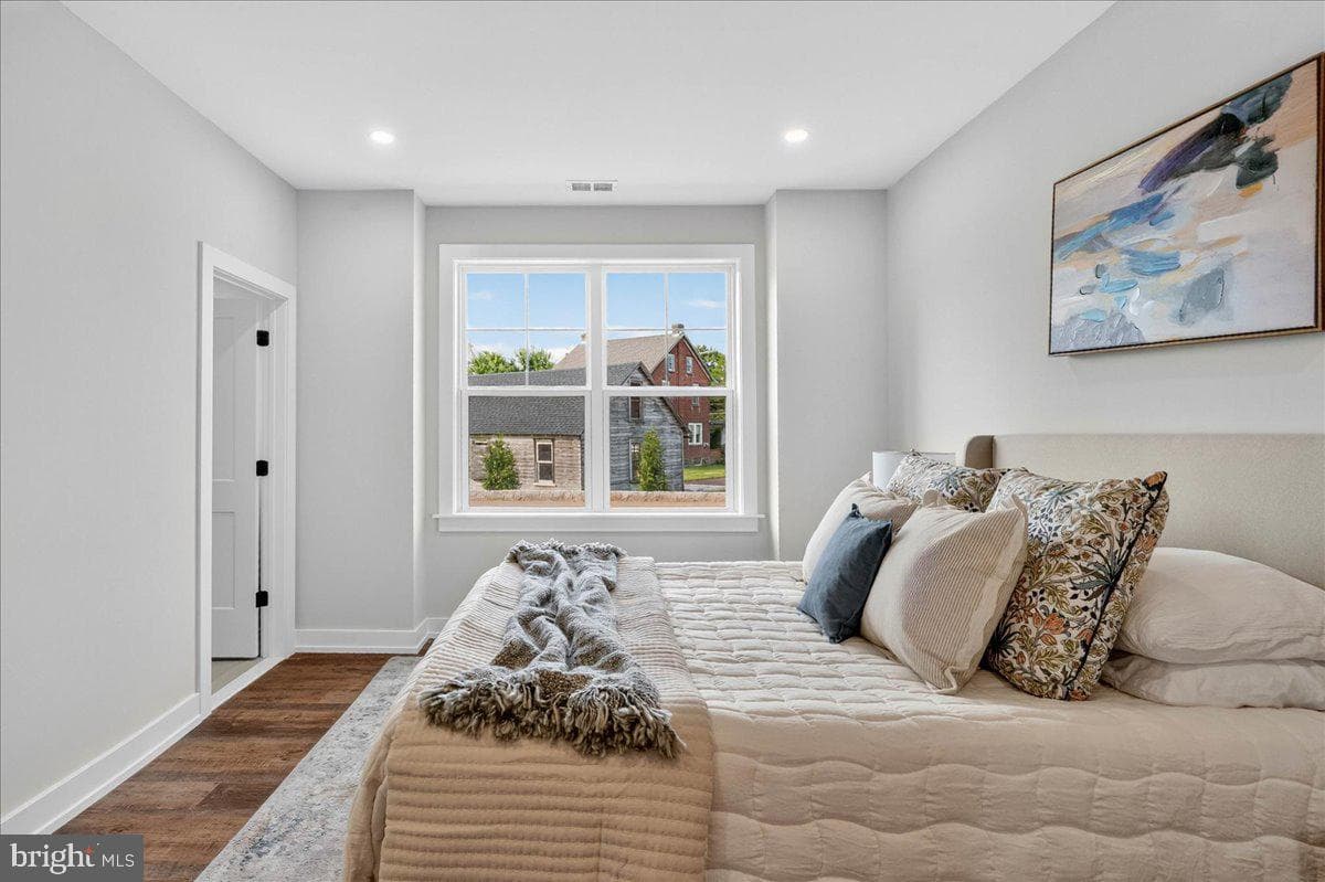 411 Isabelle Court #101 photo 26