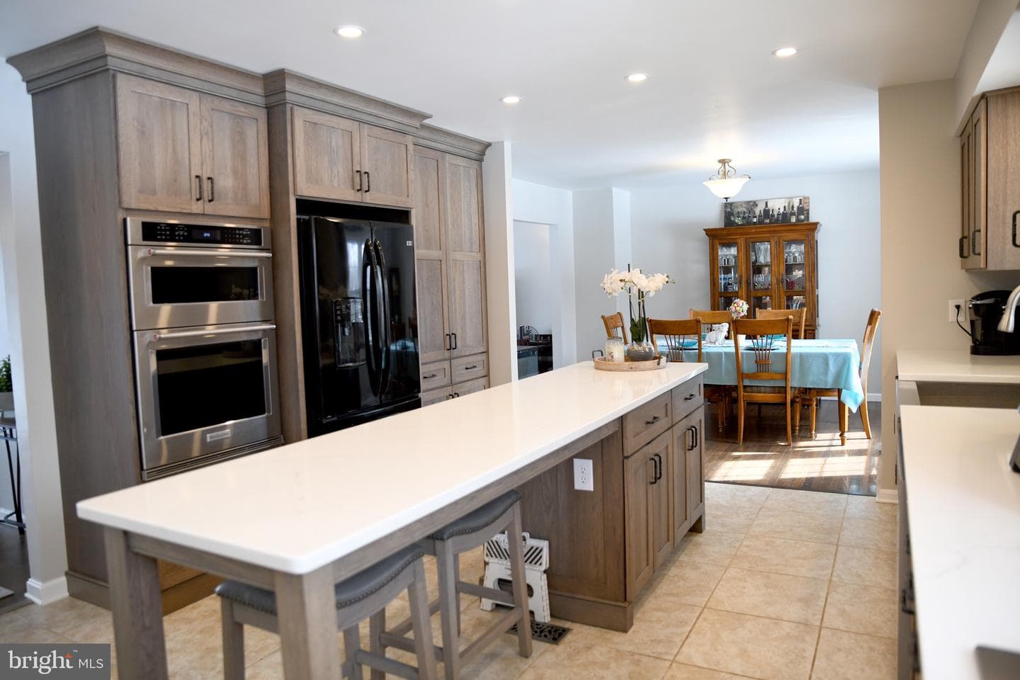 546 Locust Street photo 10