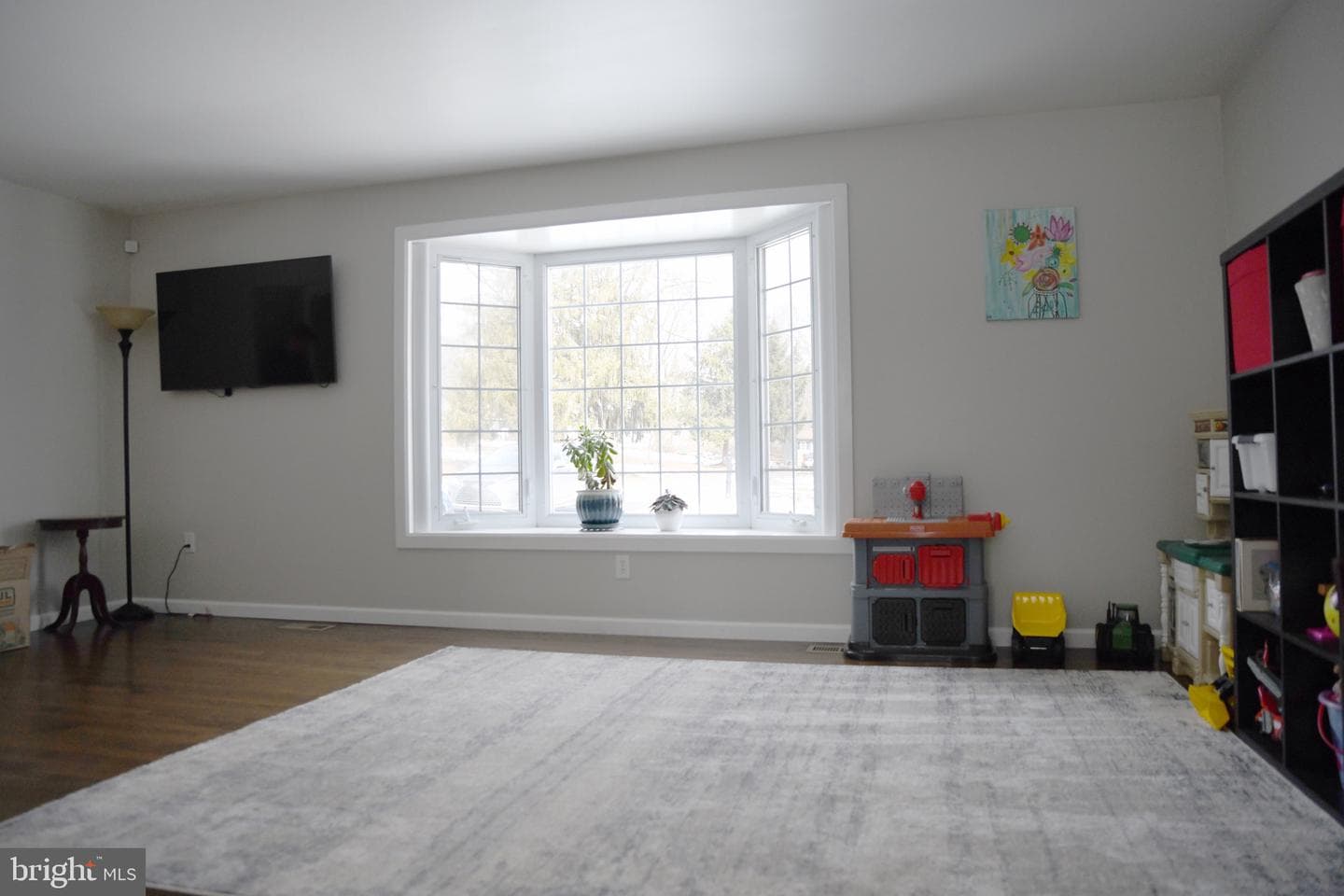 546 Locust Street photo 11