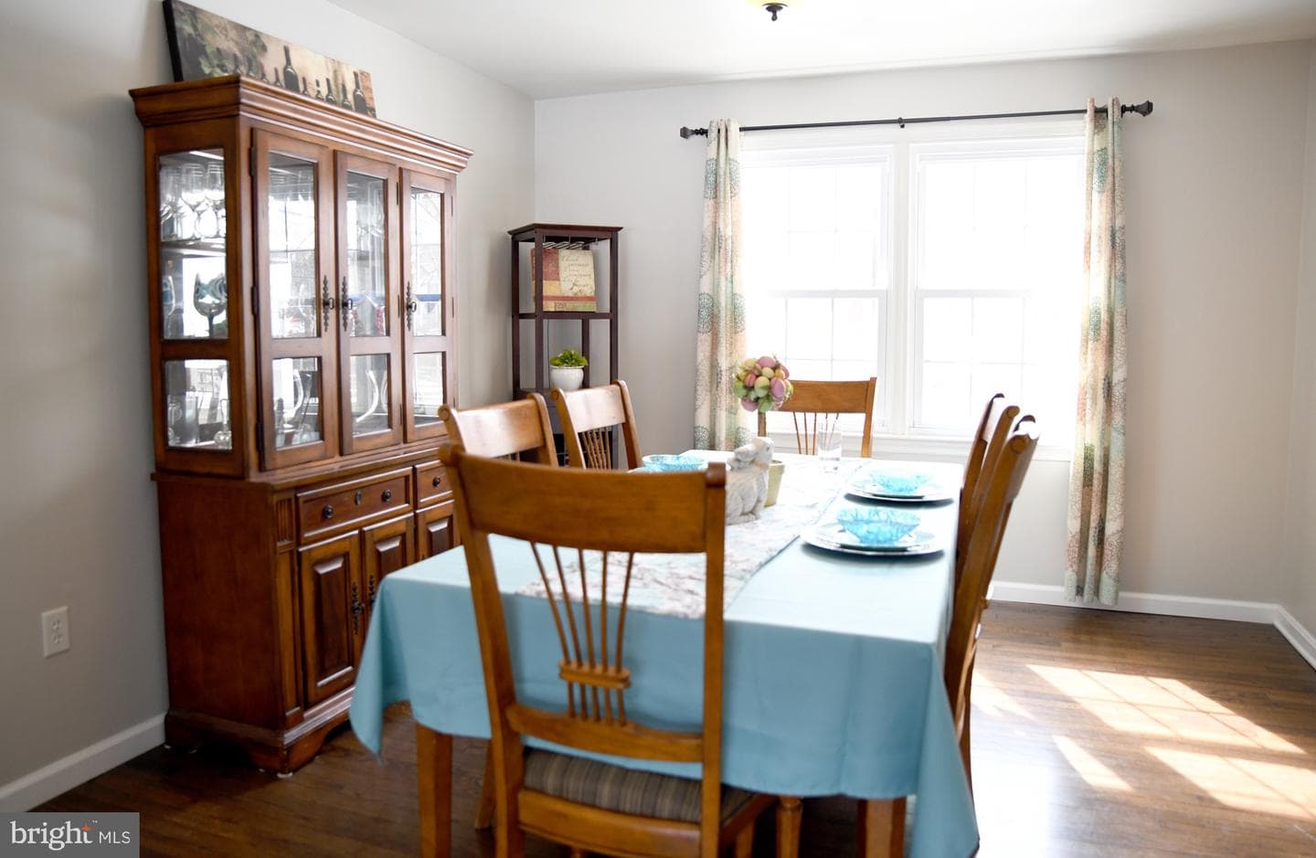 546 Locust Street photo 13