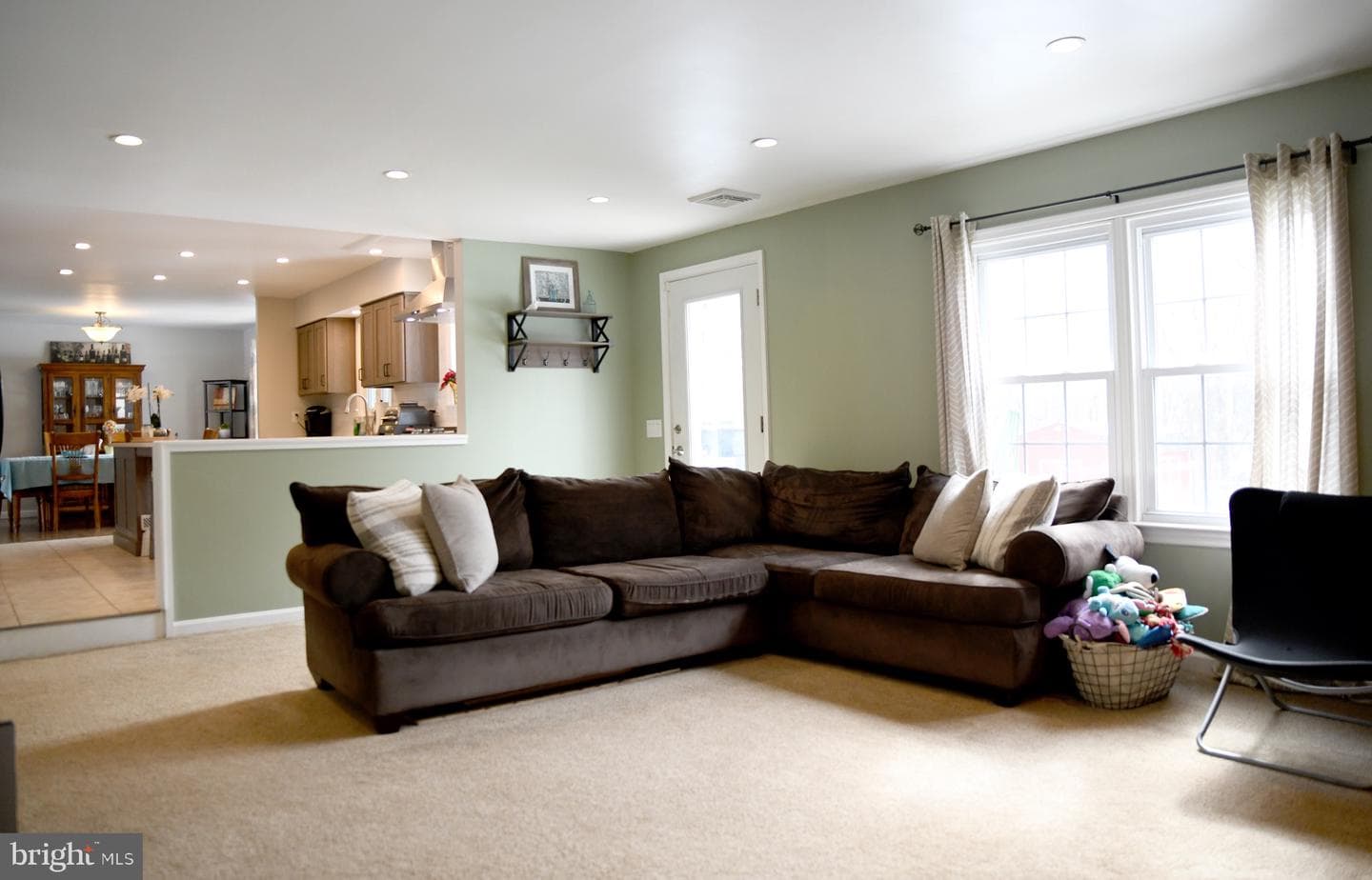 546 Locust Street photo 18