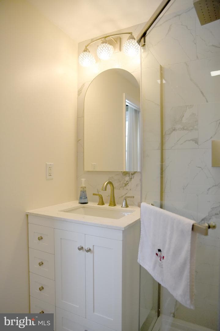 546 Locust Street photo 32