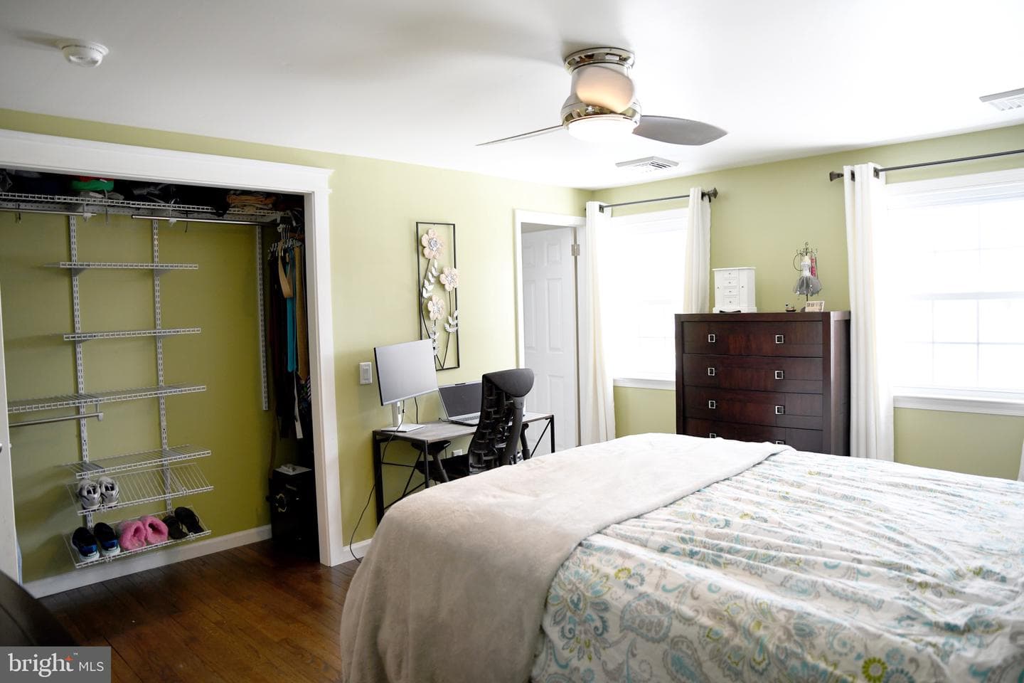 546 Locust Street photo 35