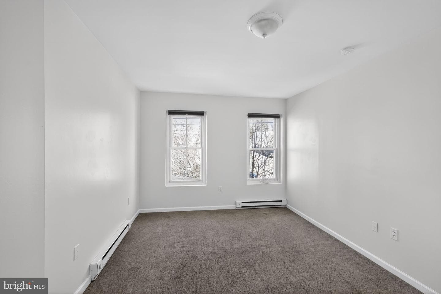 389 E Hector Street photo 15