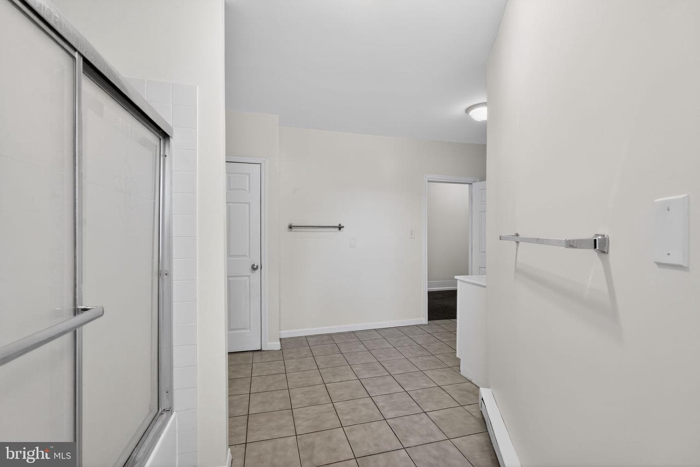 389 E Hector Street photo 25