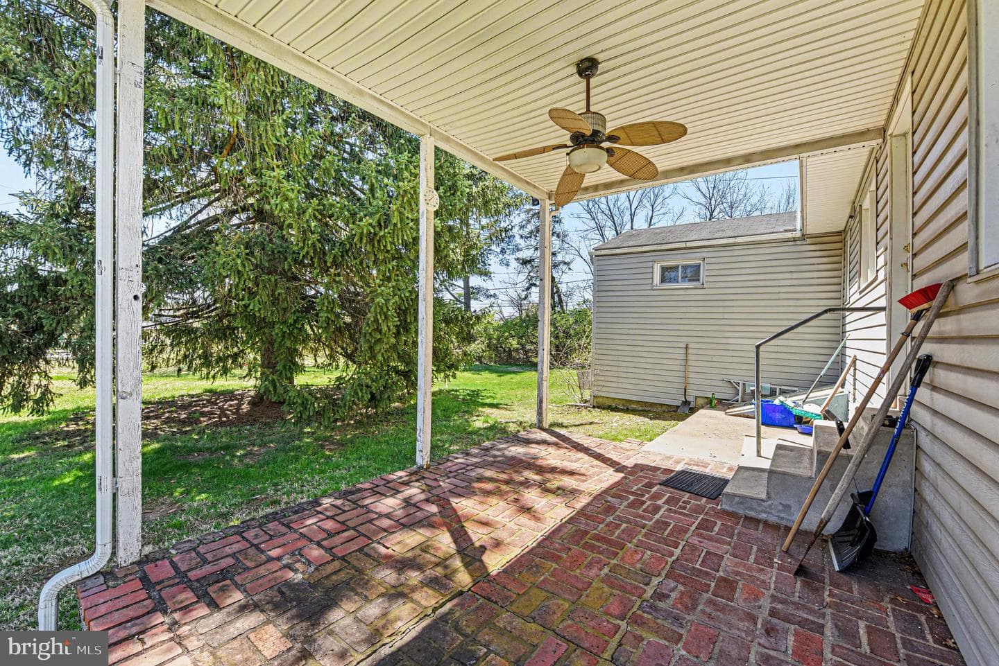 1701 Harmon Road photo 4