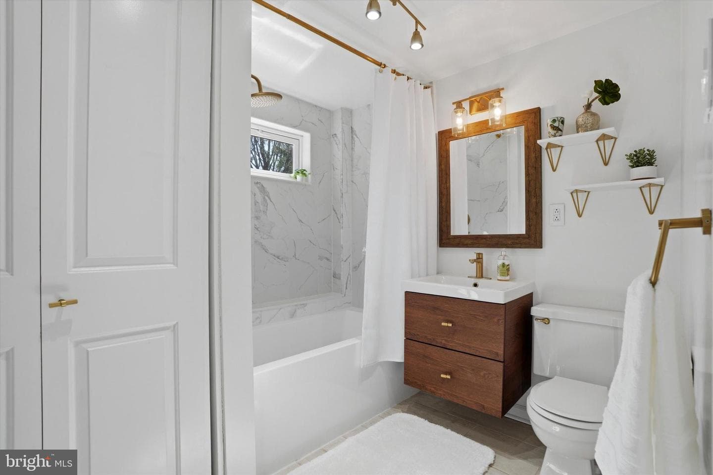 514 Kingston Road photo 20