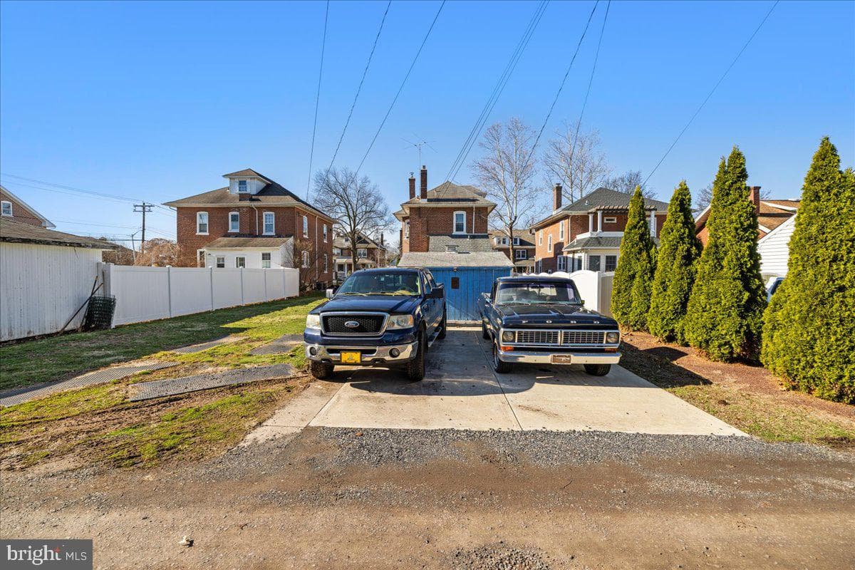 403 W Mount Vernon Street photo 24