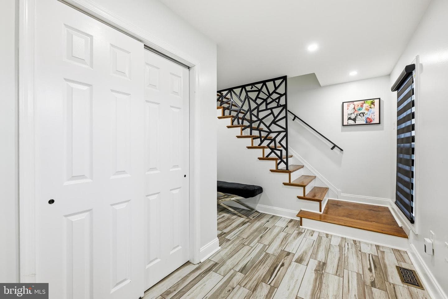 683 Sunnyside Avenue photo 19